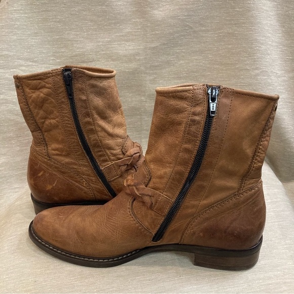 PAUL GREEN Sz 8.5 Distressed  Braided Buckle Zipper Closure Leather Boots - Picture 7 of 14